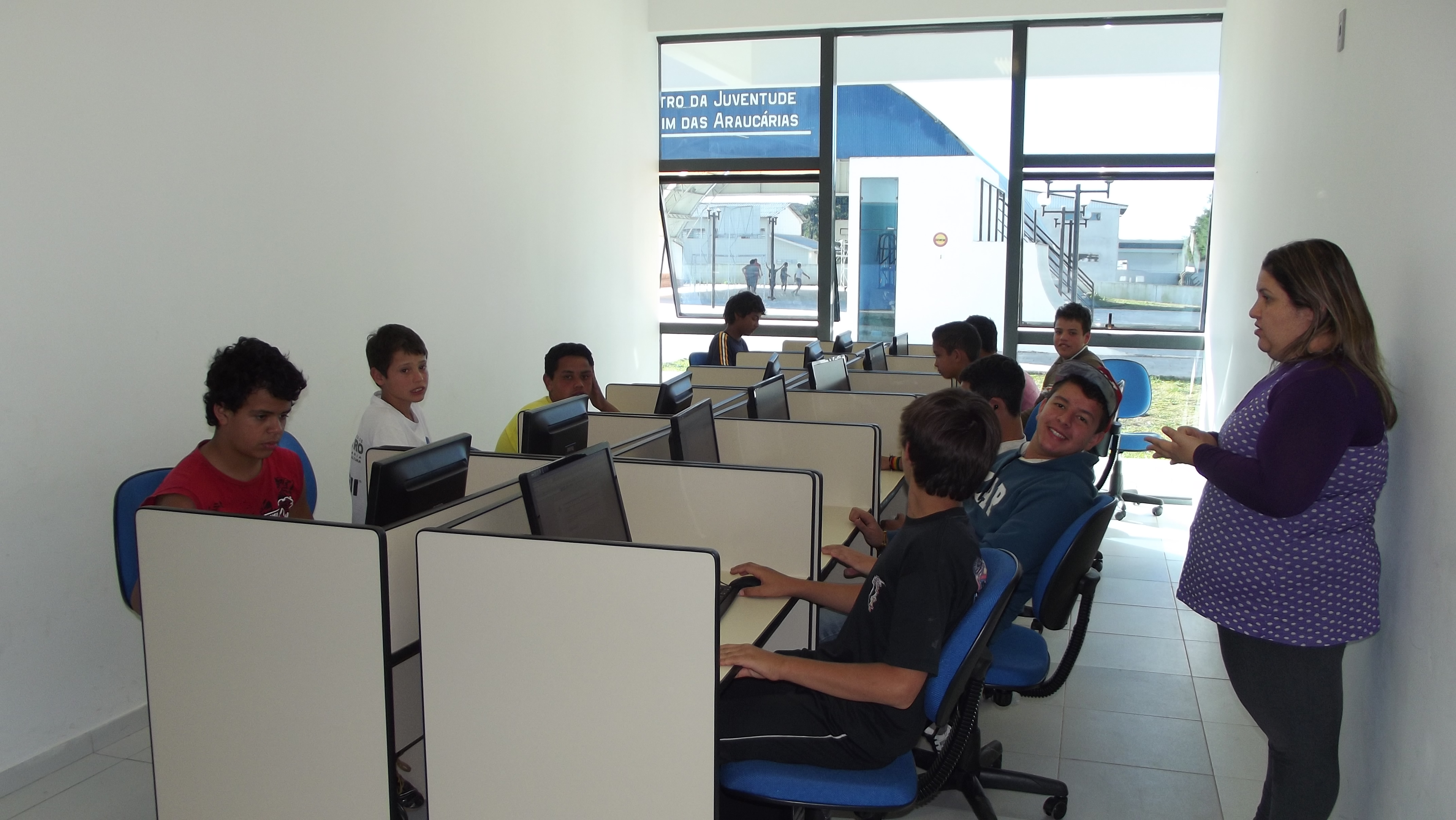Centro de Juventude de Castro inaugura Sala Virtual
